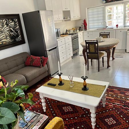 Somerset West Garden Apartments 2 エクステリア 写真