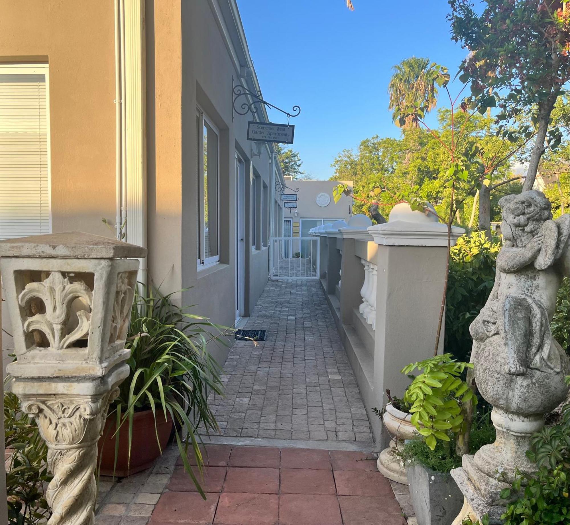 Somerset West Garden Apartments 2 エクステリア 写真